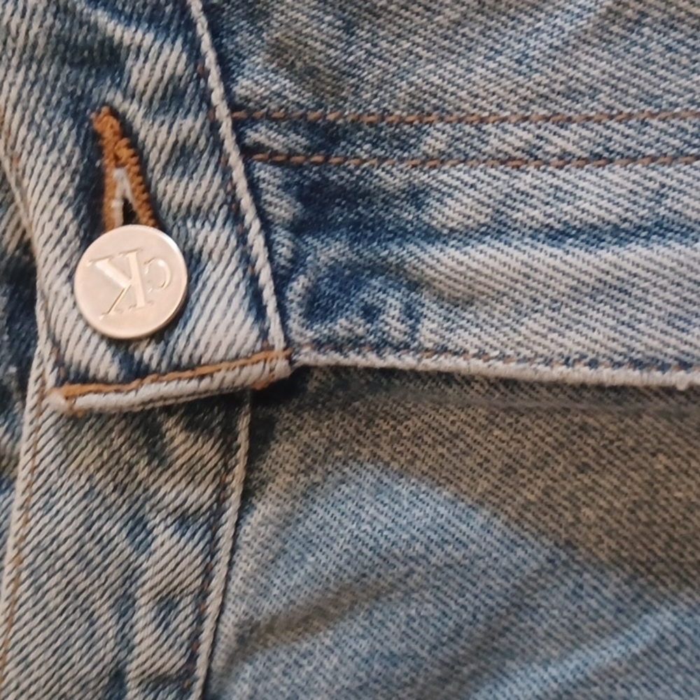 Calvin Klein vintage/ retro shorts. No tags at all, see measurements.  Mom style - Picture 3 of 10